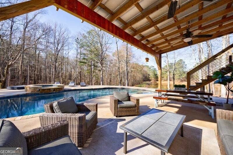 3055 Spring Hill DR