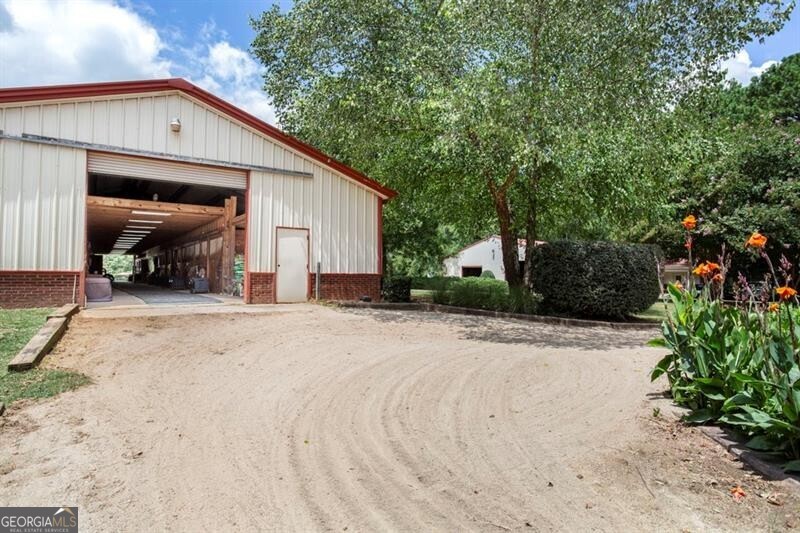 3055 Spring Hill DR