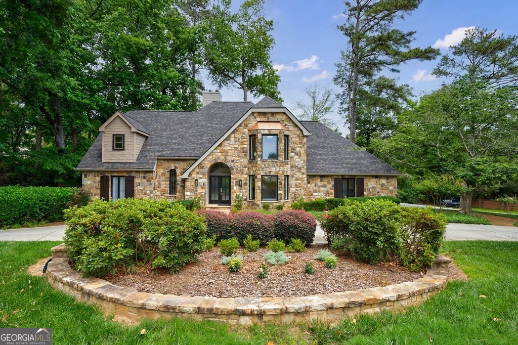 Atlanta Country Club - Residential Lease