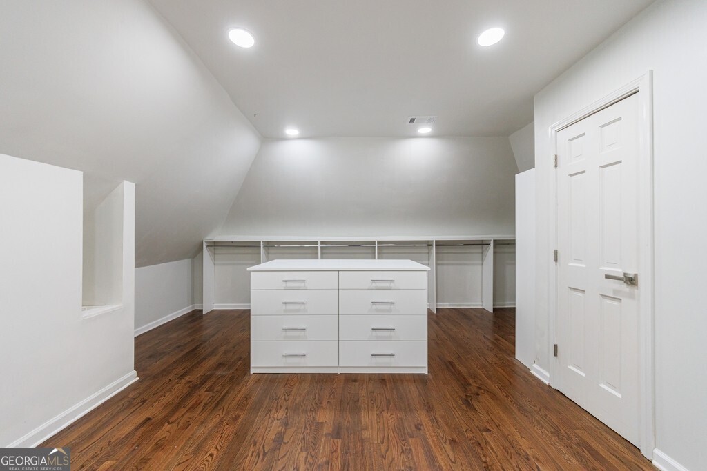 Atlanta Country Club - Residential Lease