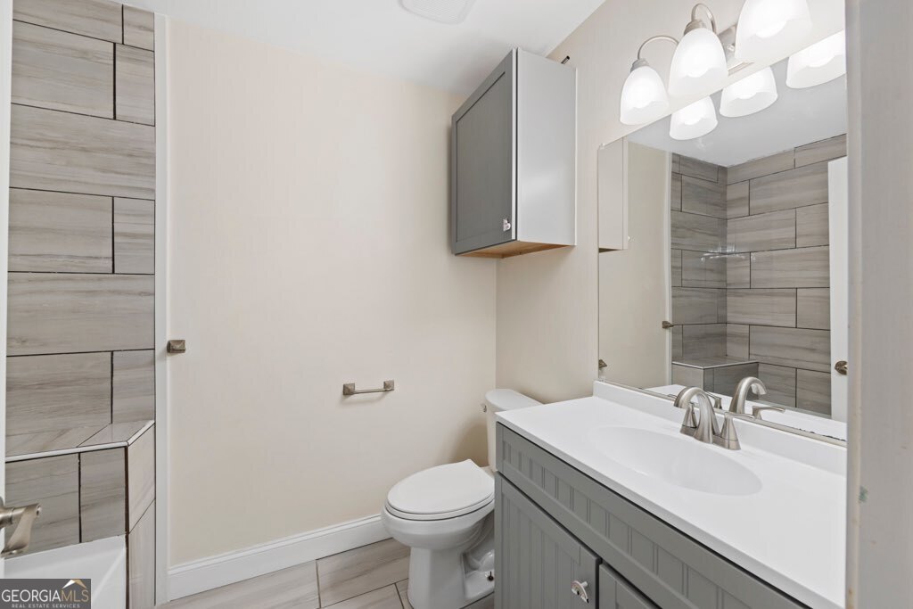Old Roswell Corners - Residential Lease