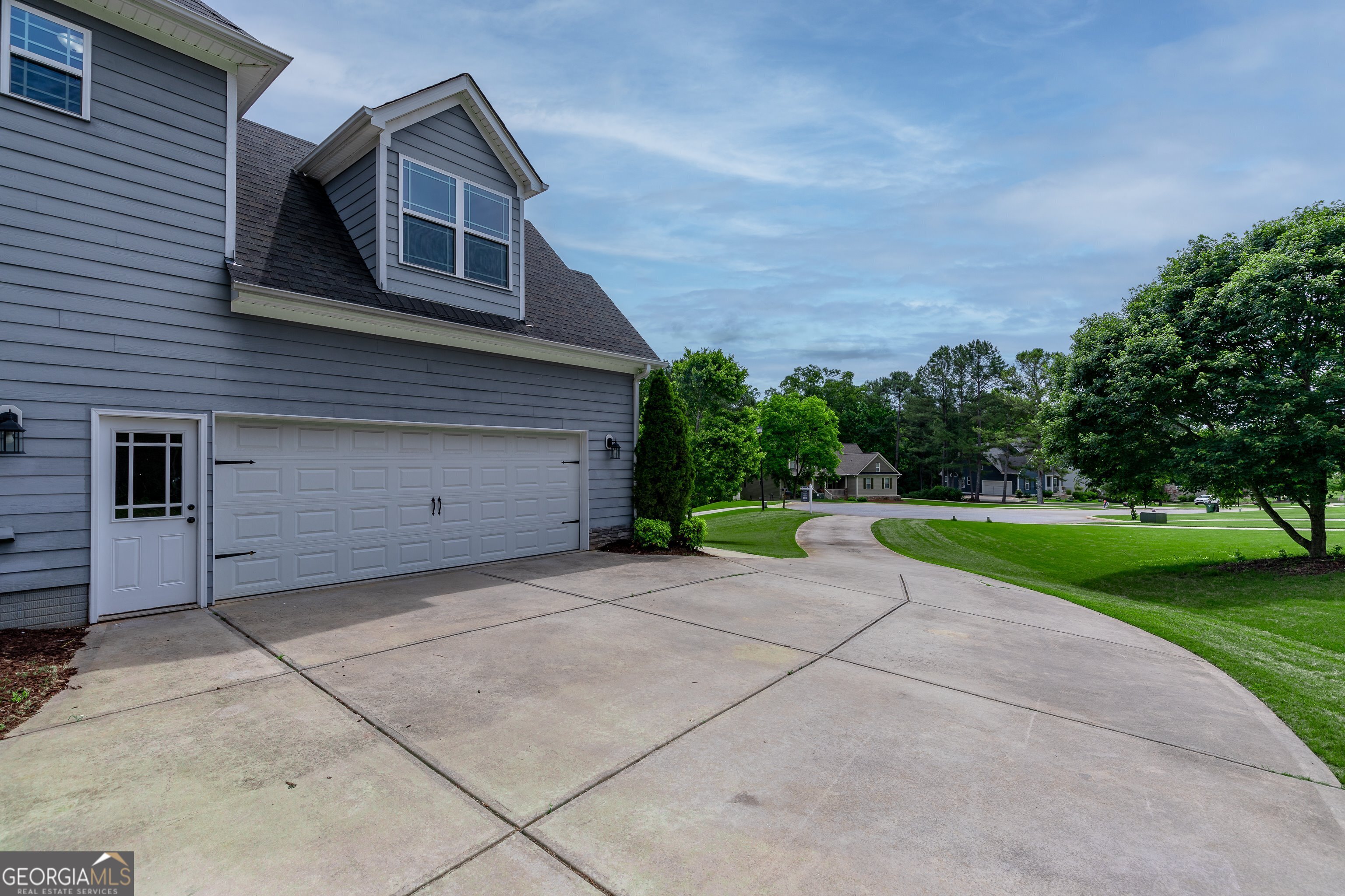 214 Westwind DR