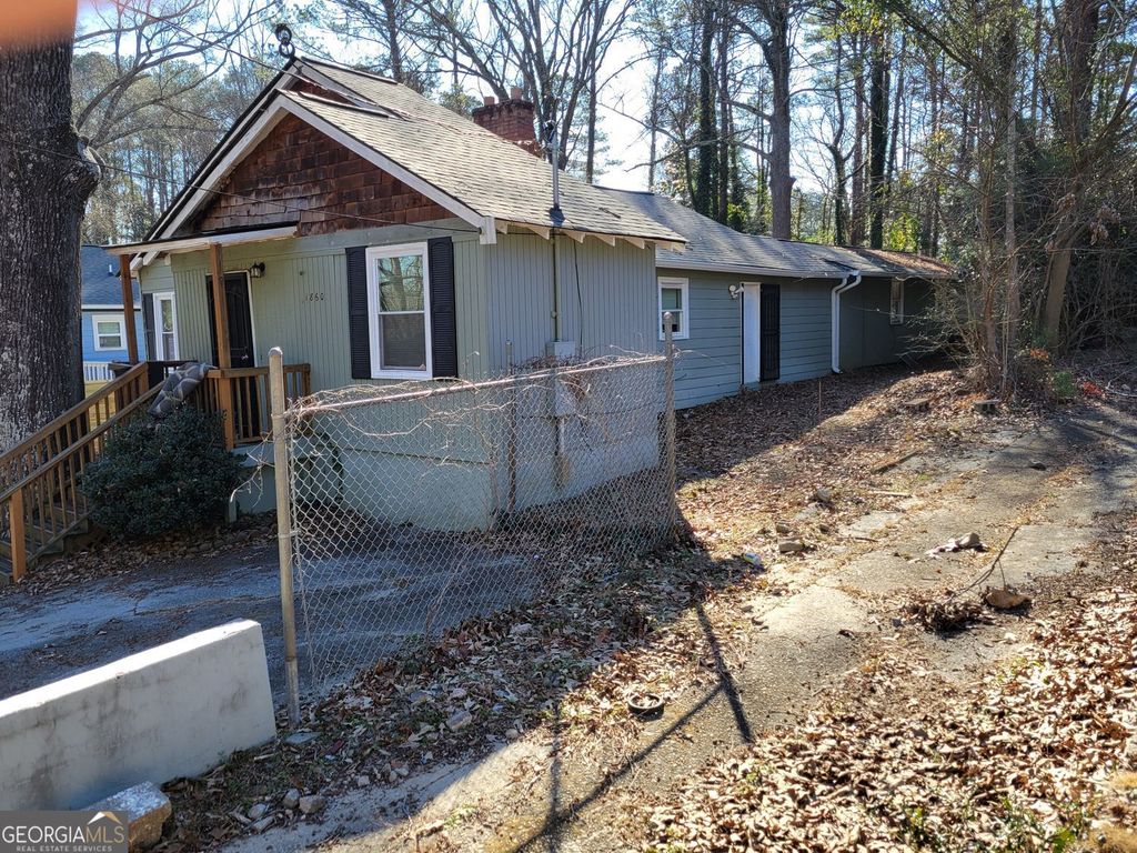 Photo of 1860 North Avenue NW, Atlanta, GA 30318 (MLS # 10698942)