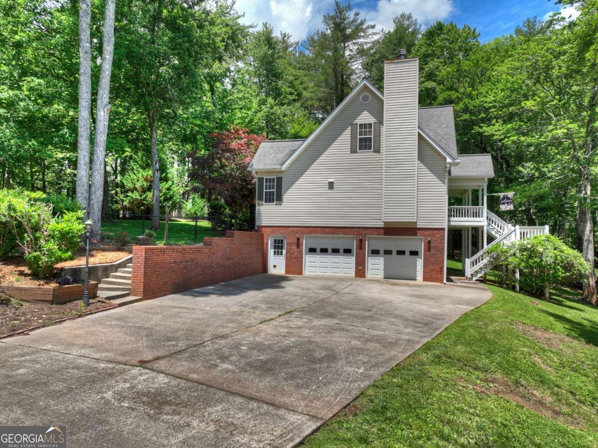 94 Old Place DR