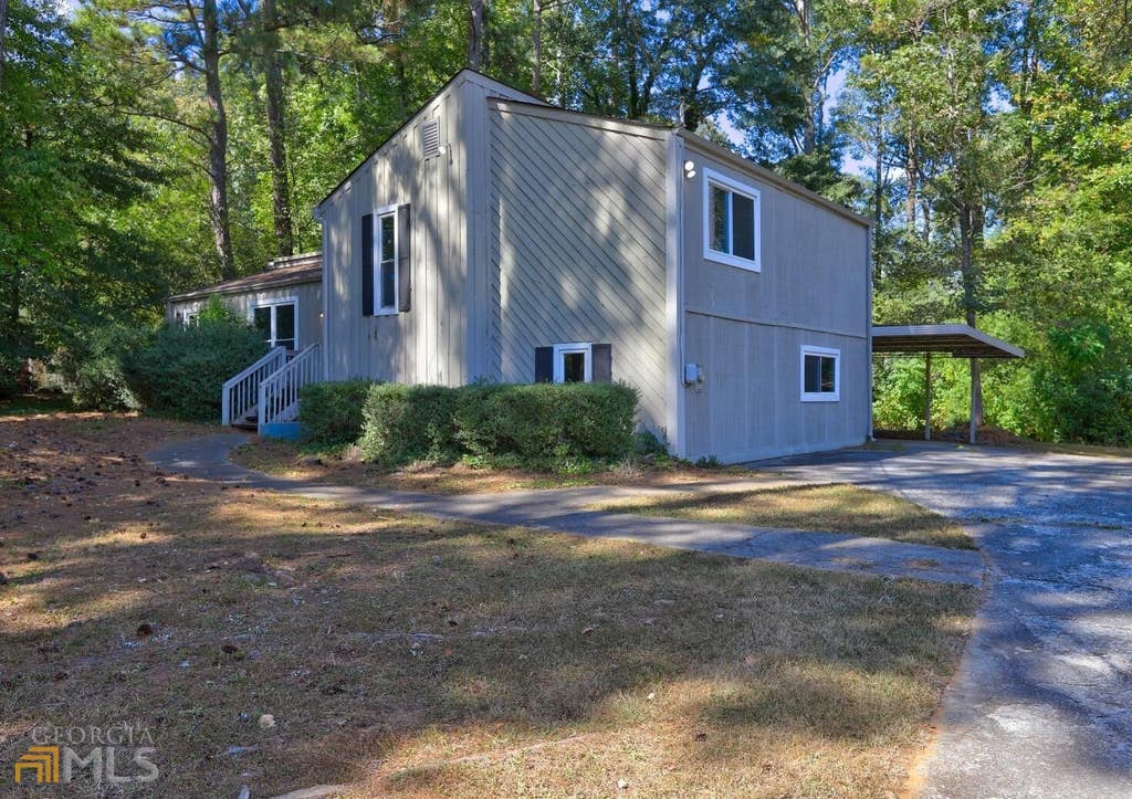 Photo of 2700 Creekview Point NW, Marietta, GA 30064 (MLS # 10790449)