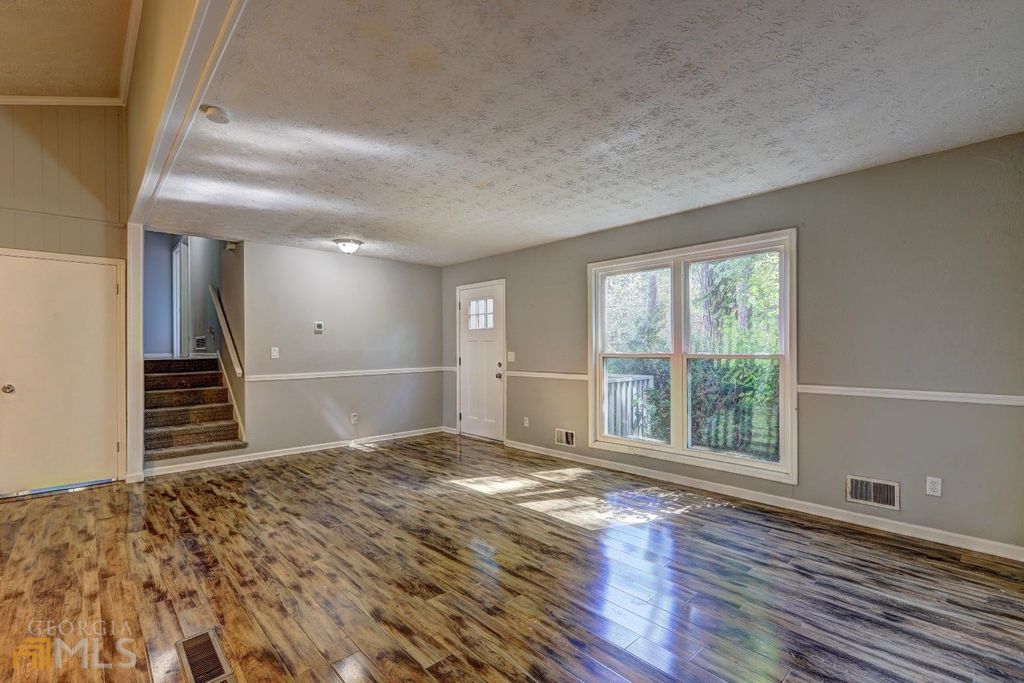 Photo of 2700 Creekview Point NW, Marietta, GA 30064 (MLS # 10790449)
