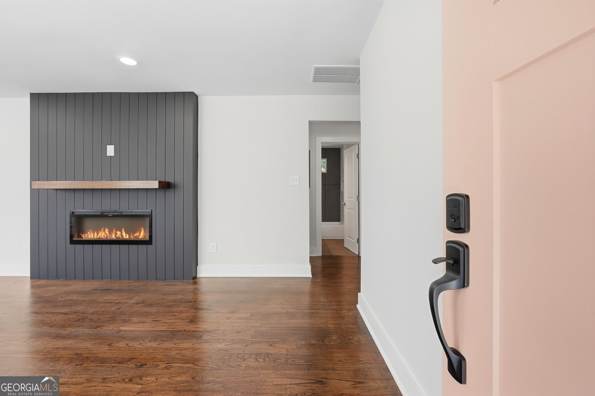 1239 Kenilworth Dr SW