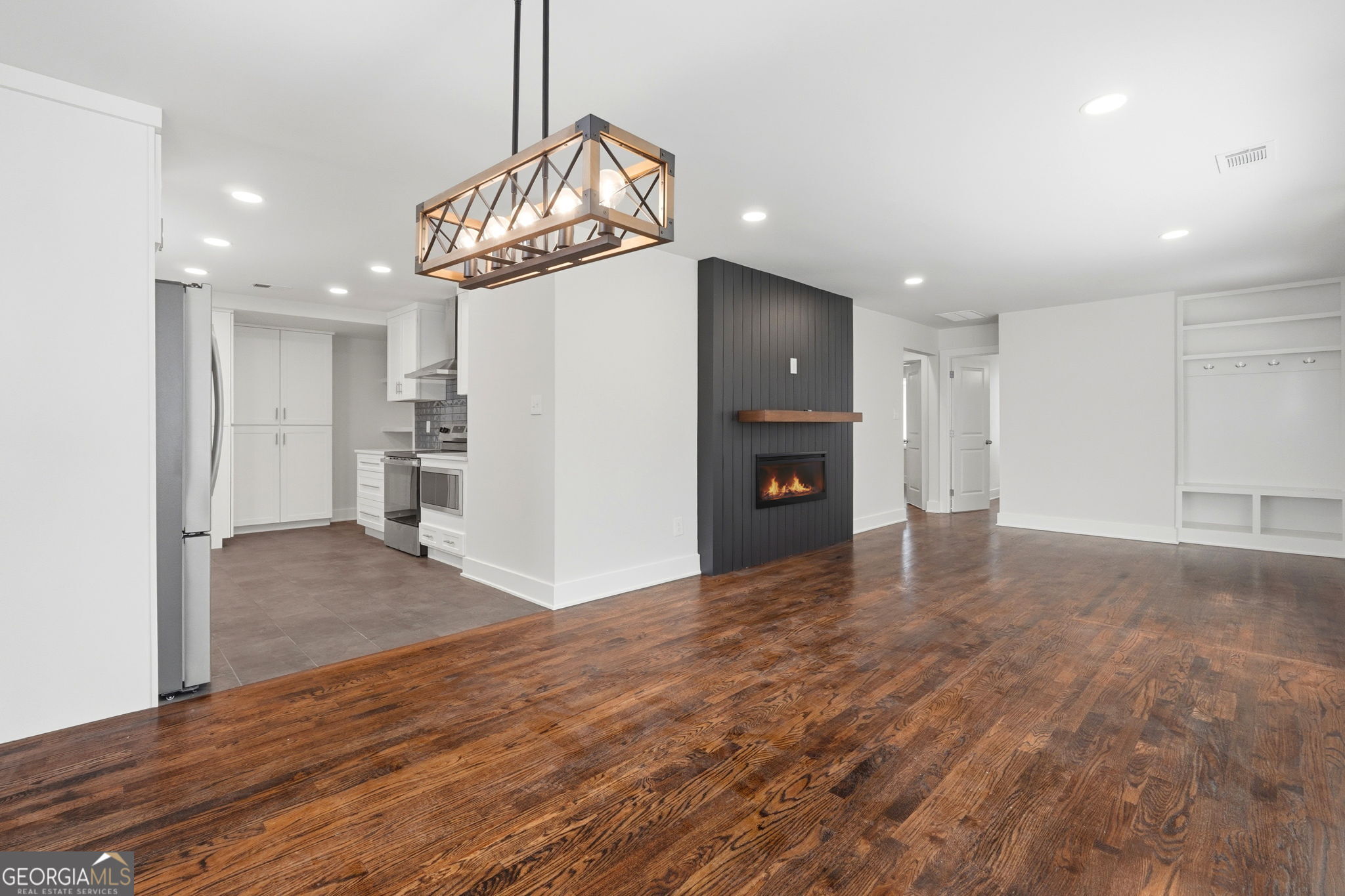 1239 Kenilworth Dr SW