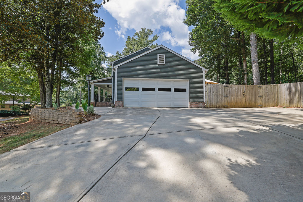 1210 Northshore DR