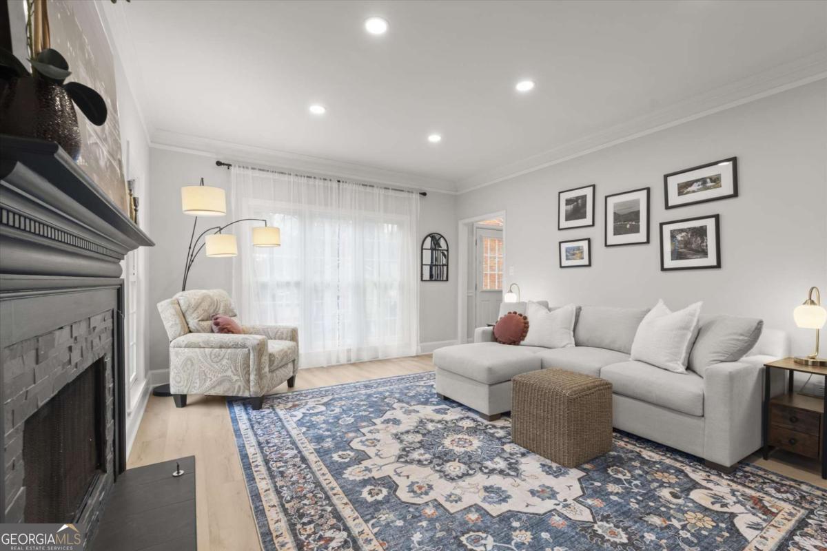 1201 Club Walk DR NE