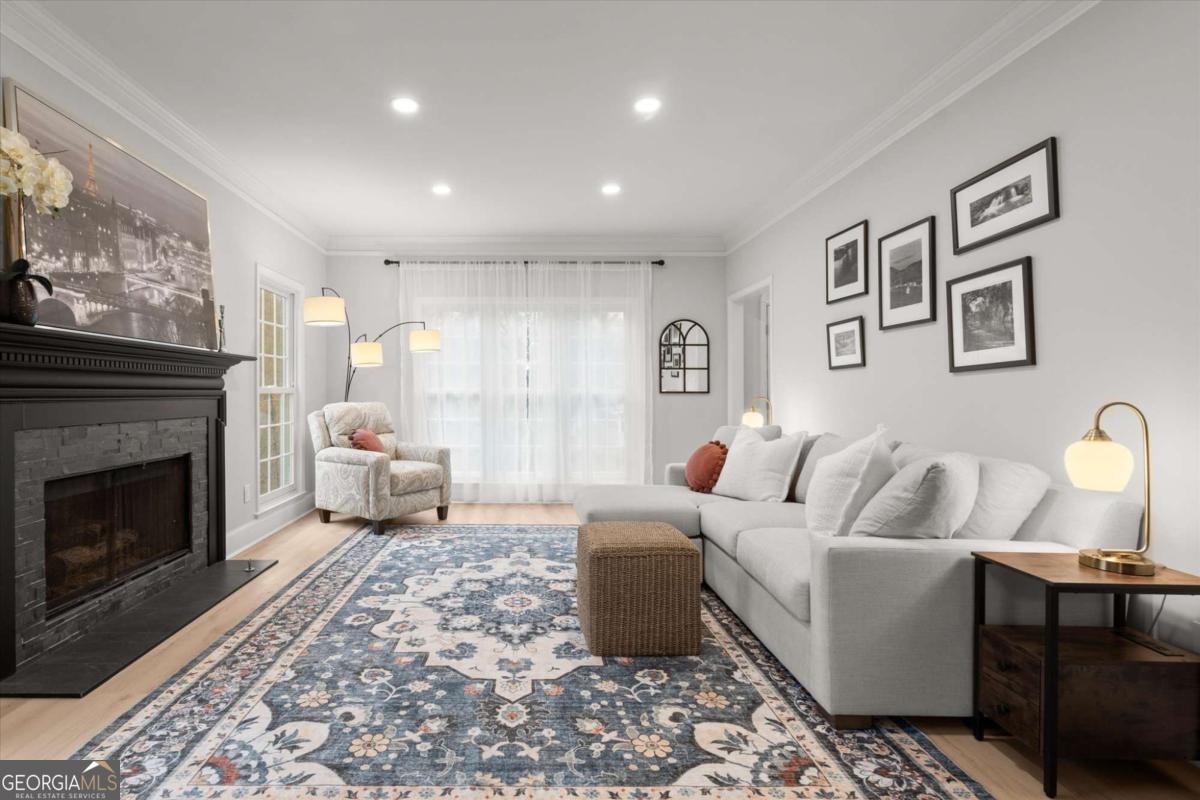 1201 Club Walk DR NE