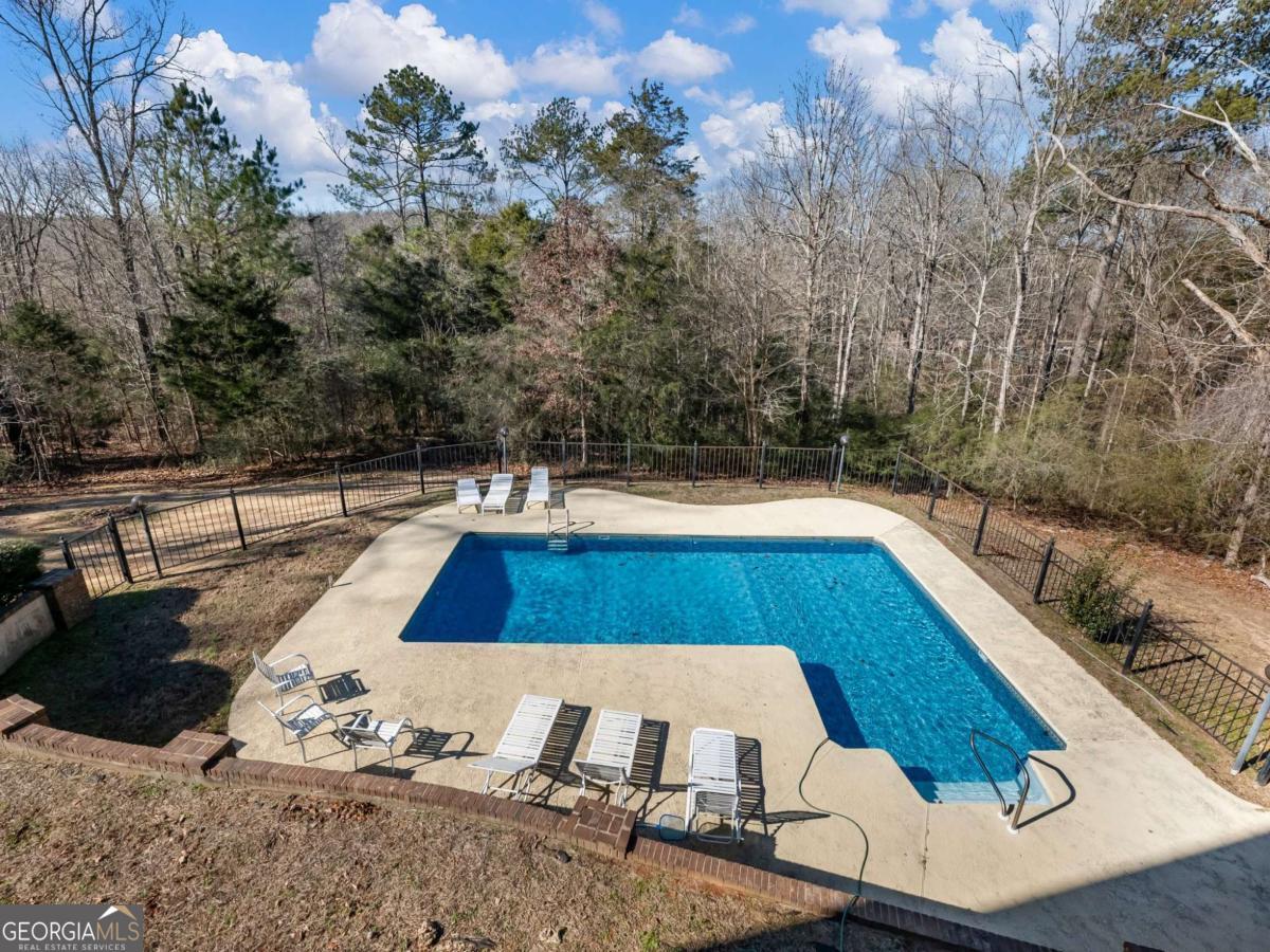 2402 Highway 138 SW