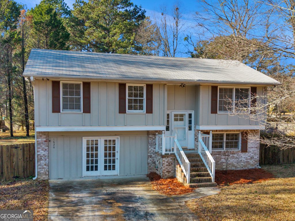 Photo of 1626 Pinebrook Dr, Griffin, GA 30224 (MLS # 10666758)