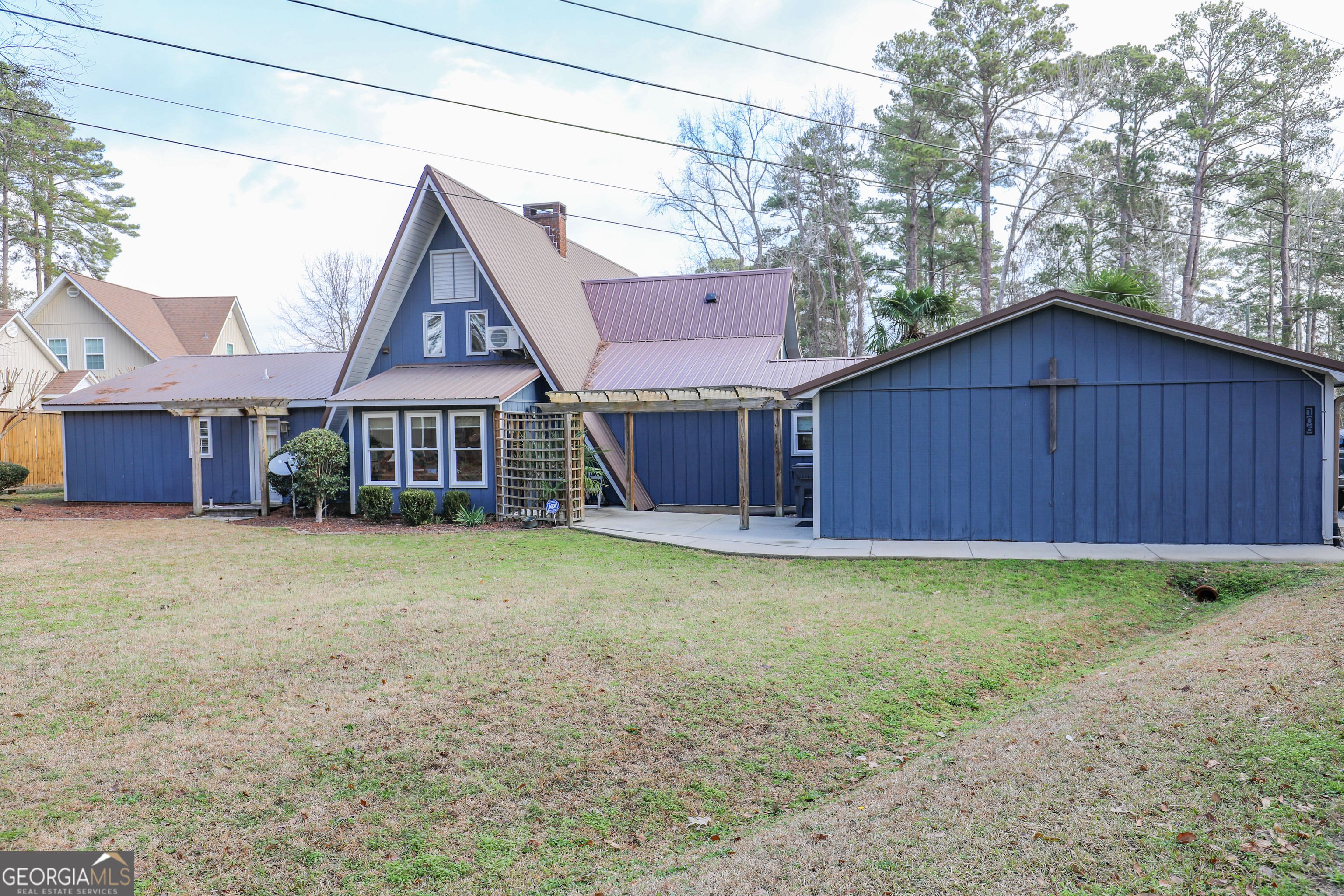 106 Honeysuckle LN NE