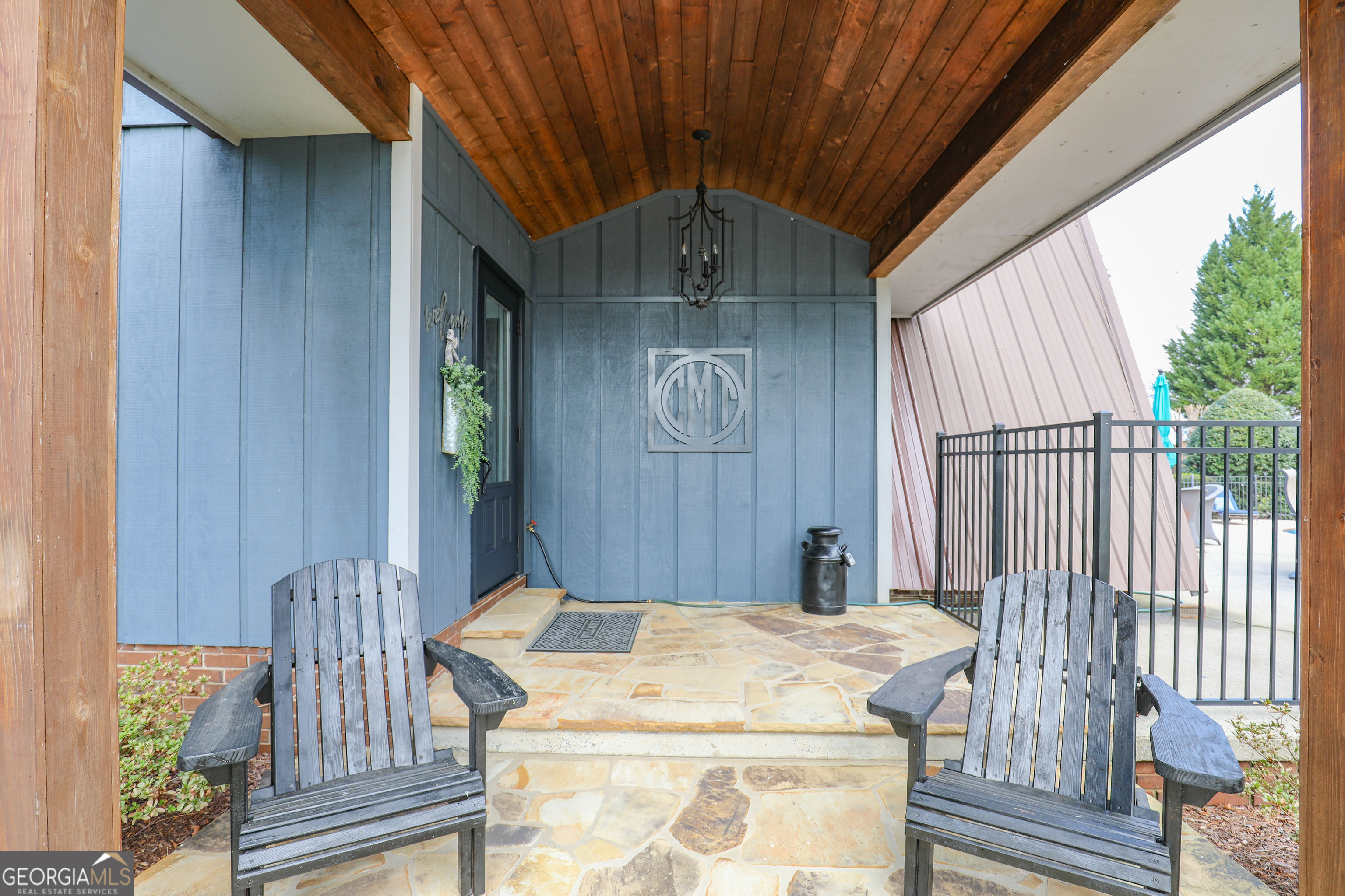 106 Honeysuckle LN NE