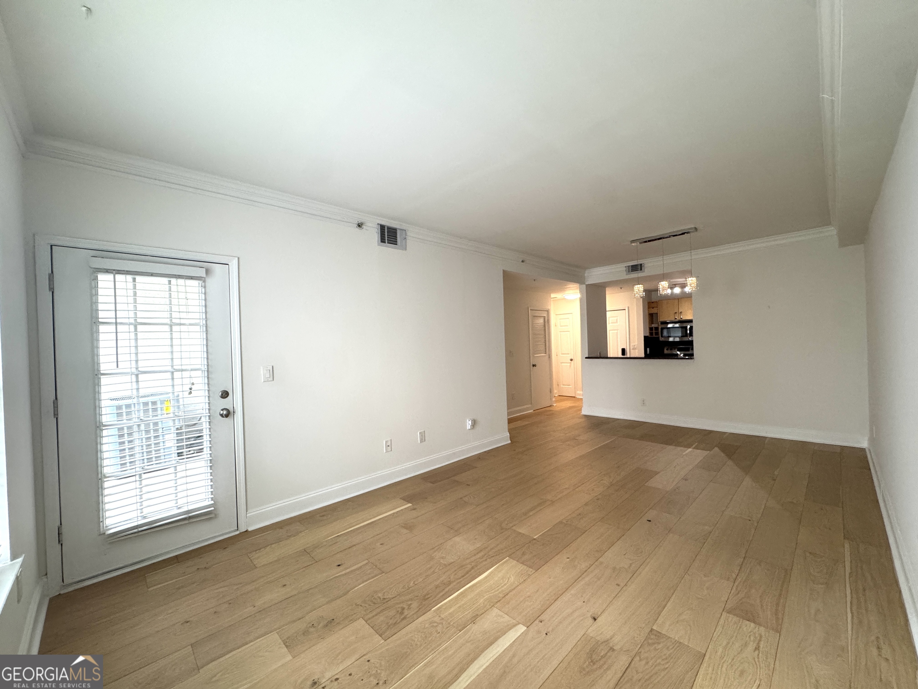 1074 Peachtree WALK NE B220