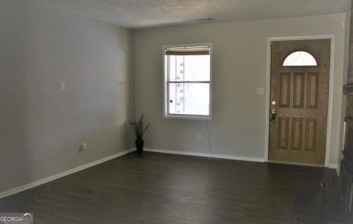 6649 Wealthy CT