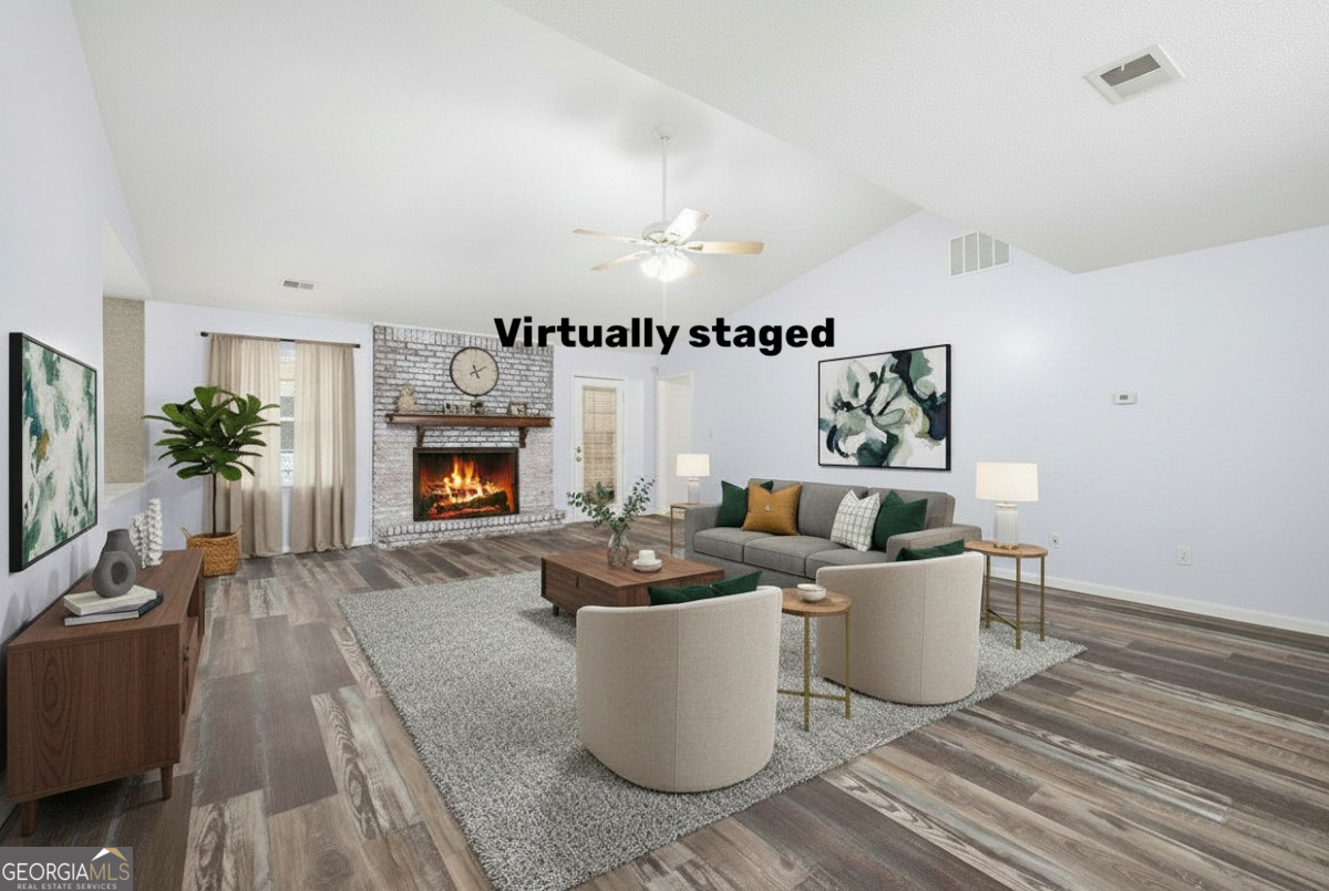 1738 Sherry LN