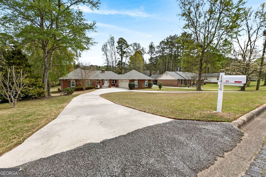 Photo of 1414 Dauset Drive, Griffin, GA 30224 (MLS # 10718919)