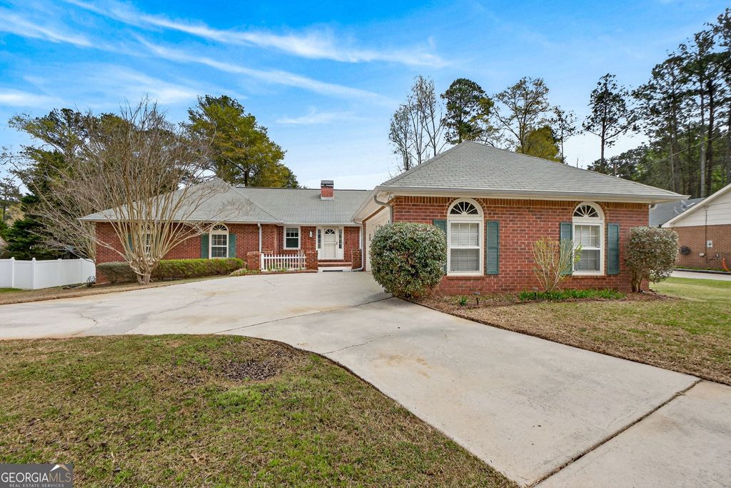 Photo of 1414 Dauset Drive, Griffin, GA 30224 (MLS # 10718919)