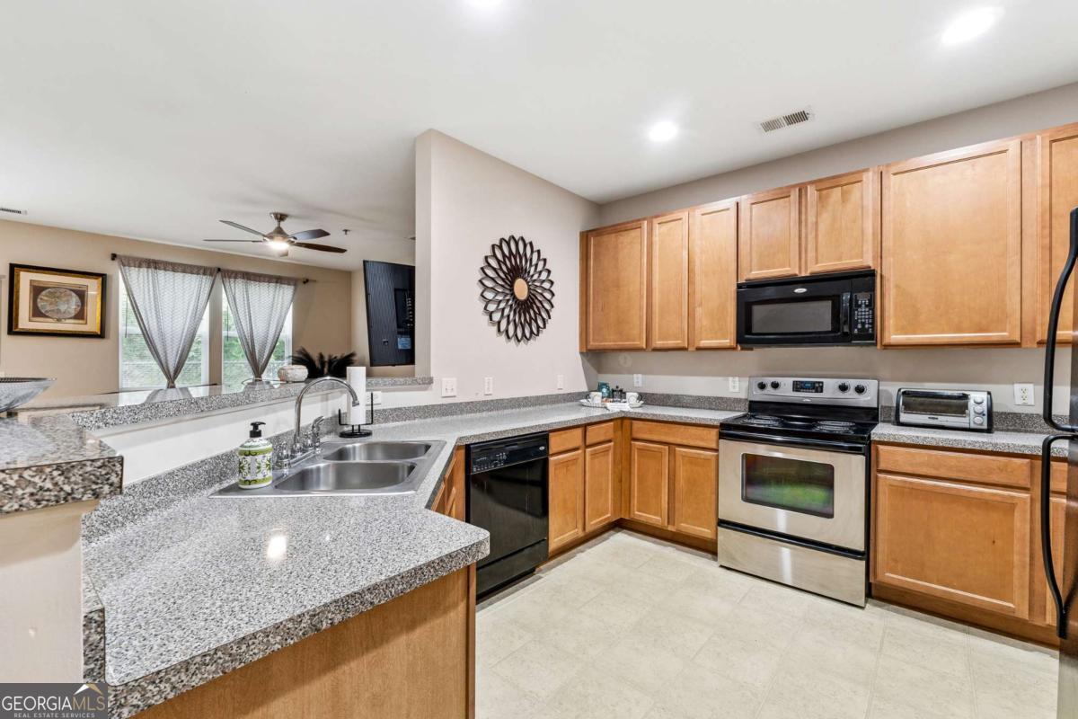 175 Ellis DR