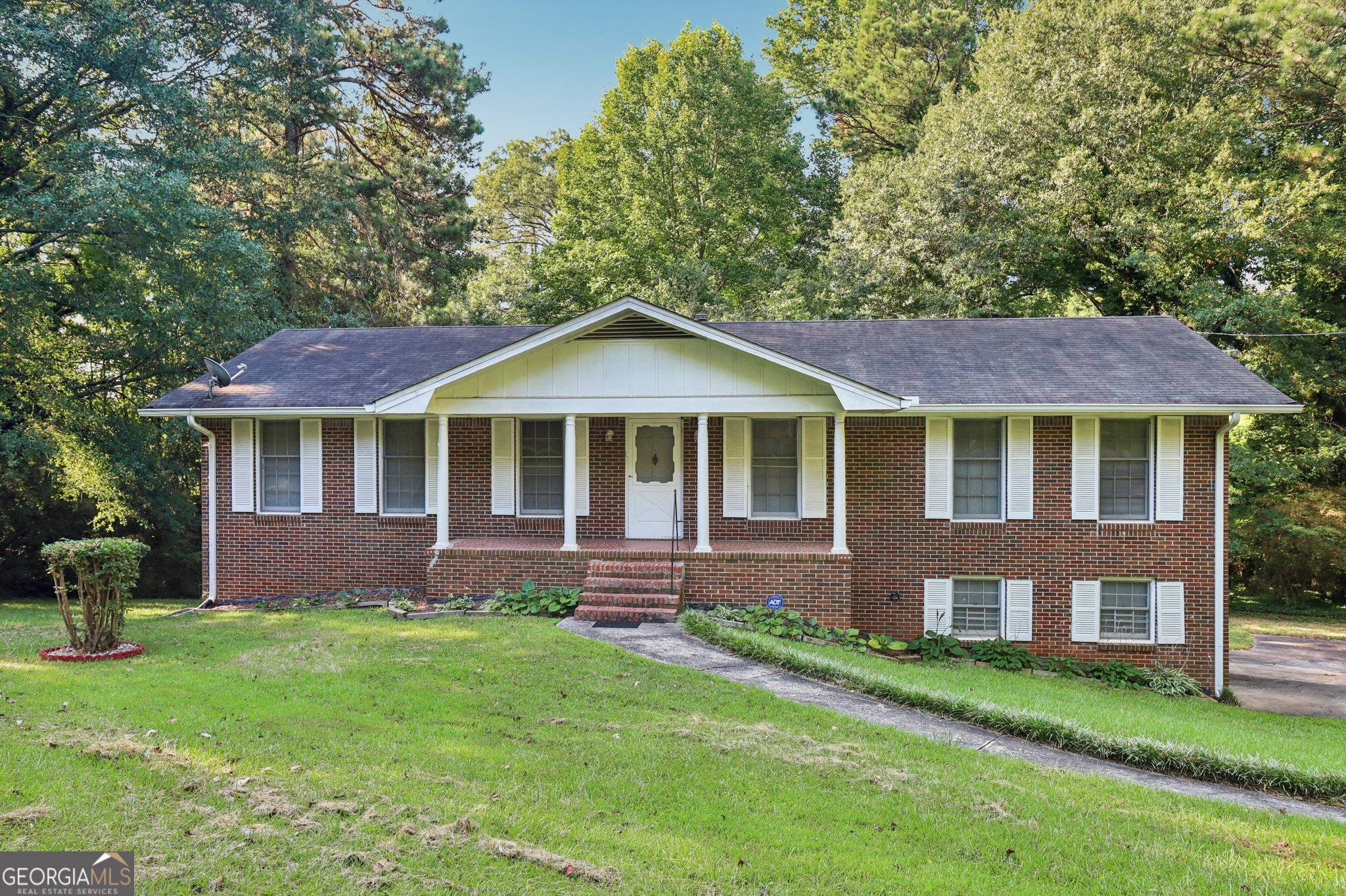 Welcome to 742 Verde Drive - a solid all-brick ranch offering comfort, convenience, and future possibilities! Tucked away on a quiet, well-established street, this home provides a peaceful setting while being just minutes from major highways and interstate access - making your commute or travel plans a breeze. Inside, you'll find a classic ranch layout with plenty of natural light and timeless character. The real bonus? A spacious, unfinished basement with limitless potential! Whether you envision a one-bedroom apartment, home theater, gym, or game room, this flexible space is ready to be transformed to fit your lifestyle. This property is also eligible for a 1% lender credit towards the buyer's fees when using our preferred lender to purchase. Whether you're a homeowner looking for convenience or an investor seeking opportunity, this property is a smart move in the heart of Riverdale.