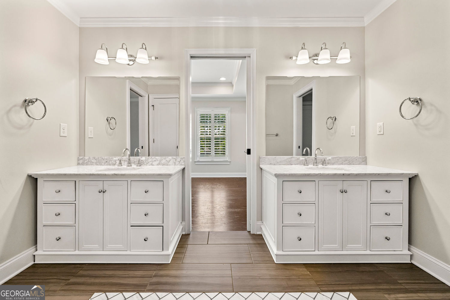 Atlanta, Georgia 30342, United States, 5 Bedrooms Bedrooms, ,3 BathroomsBathrooms,Residential,Active,112102