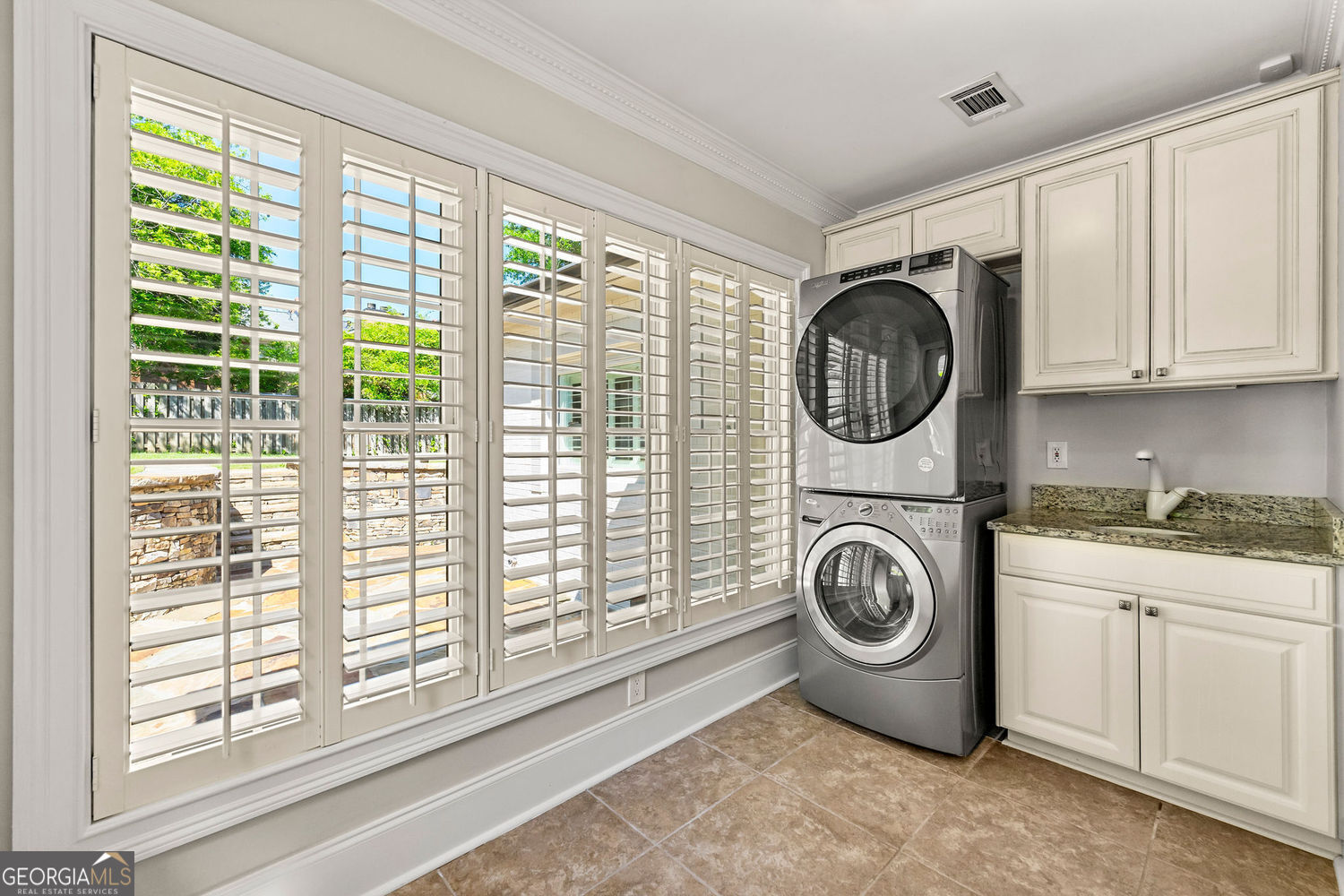 Atlanta, Georgia 30342, United States, 5 Bedrooms Bedrooms, ,3 BathroomsBathrooms,Residential,Active,112102