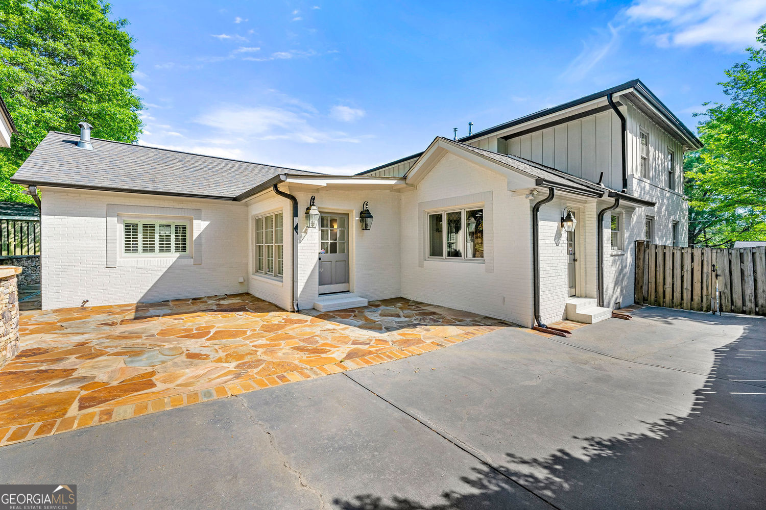 Atlanta, Georgia 30342, United States, 5 Bedrooms Bedrooms, ,3 BathroomsBathrooms,Residential,Active,112102