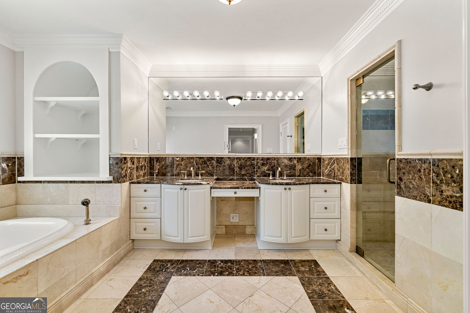 Atlanta, Georgia 30342, United States, 5 Bedrooms Bedrooms, ,3 BathroomsBathrooms,Residential,Active,112102