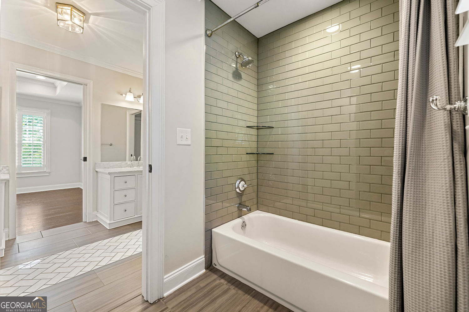 Atlanta, Georgia 30342, United States, 5 Bedrooms Bedrooms, ,3 BathroomsBathrooms,Residential,Active,112102