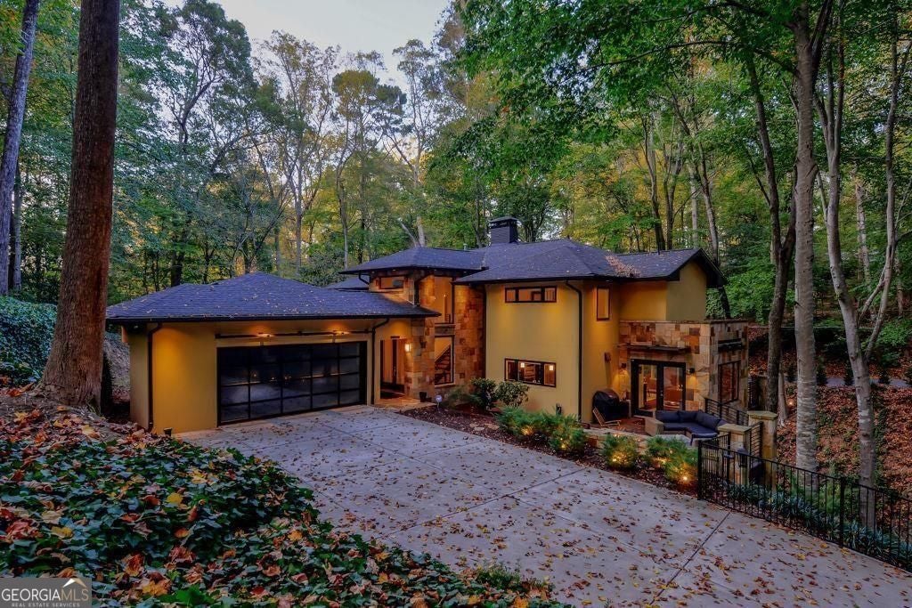 1180 E Beechwood DR NW