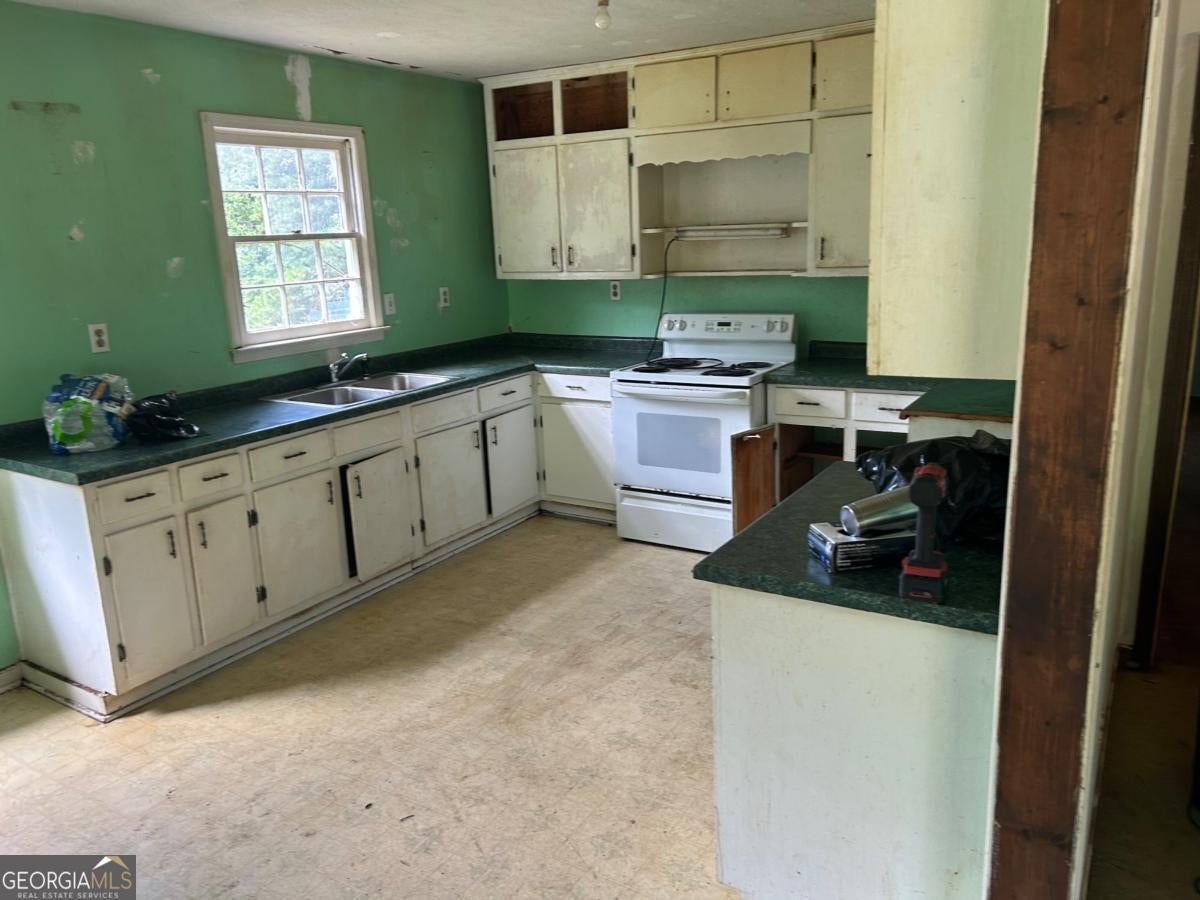 2398 James Springs RD