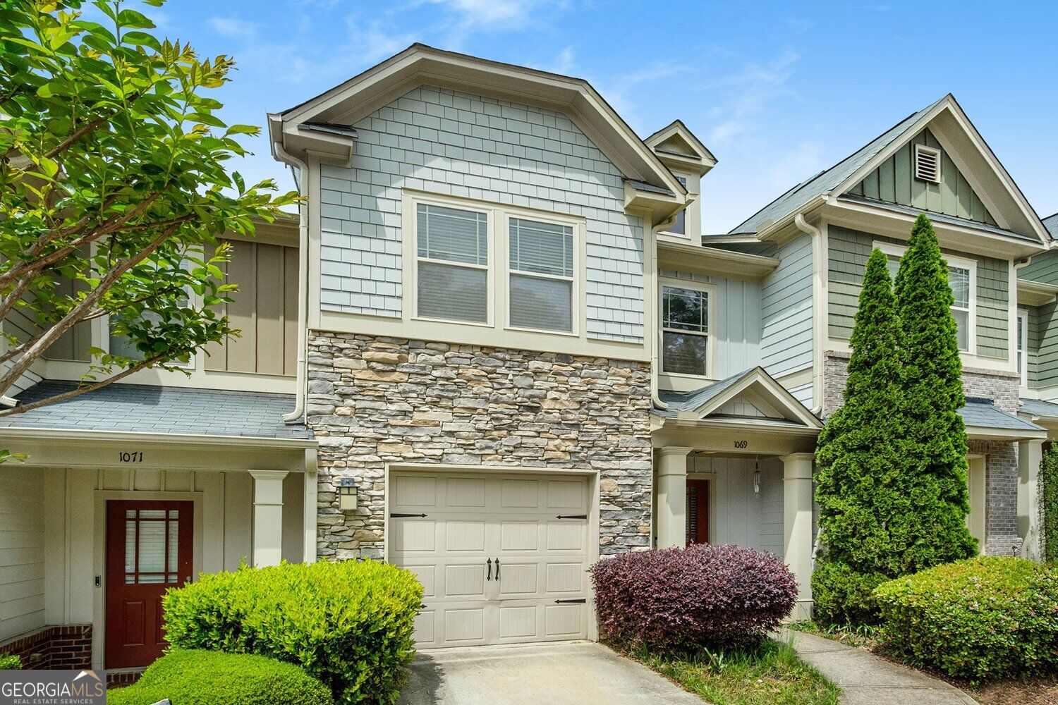 1069 N Village DR