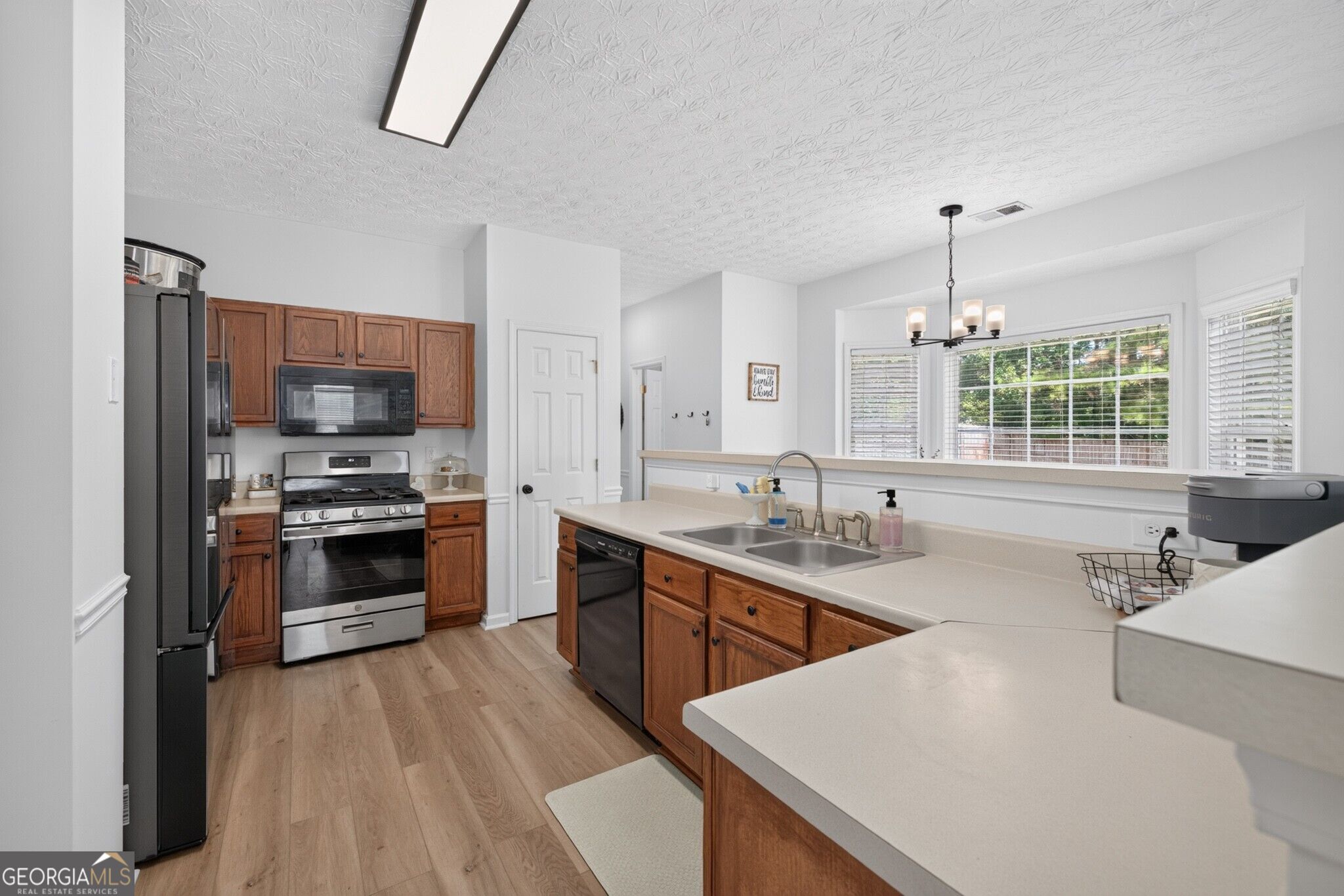 909 Milton CIR