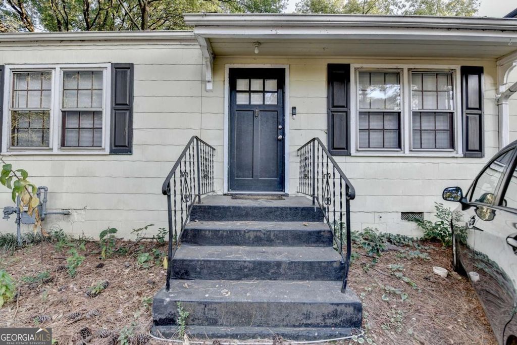 Photo of 750 Bellemeade Avenue NW, Atlanta, GA 30318 (MLS # 10624344)