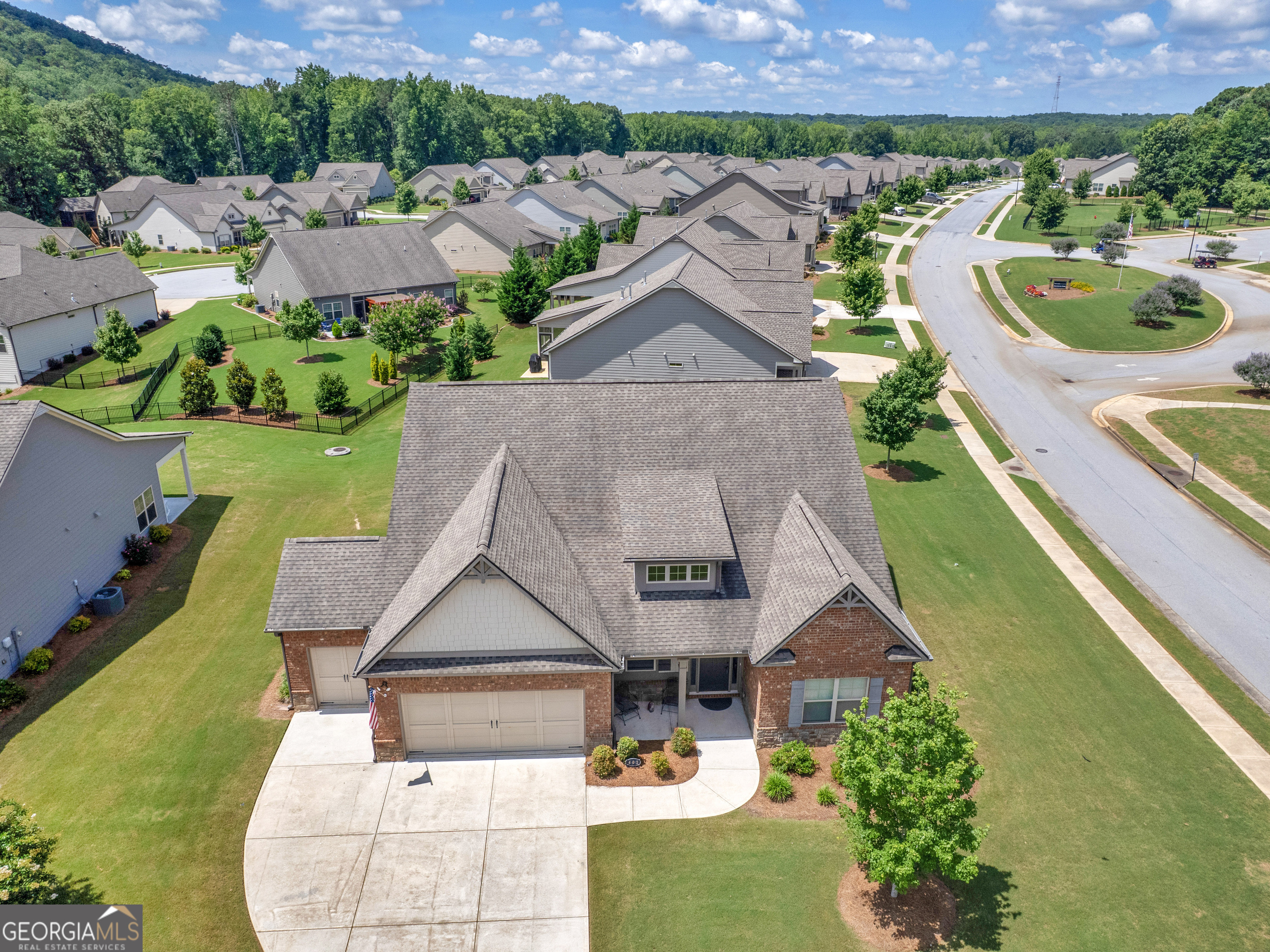 401 Mountain DR