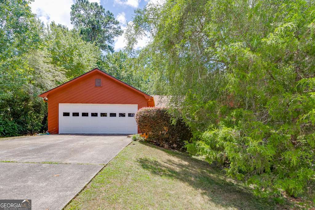 2900 HADRIAN DR