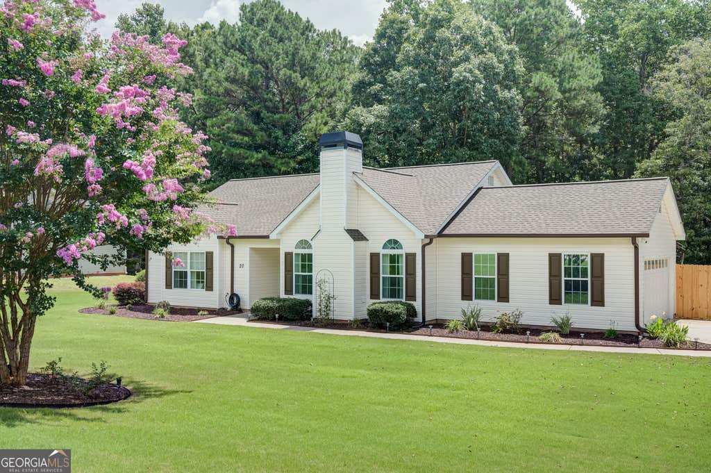 Photo of 20 Walton Woods Court, Newnan, GA 30263 (MLS # 10819605)