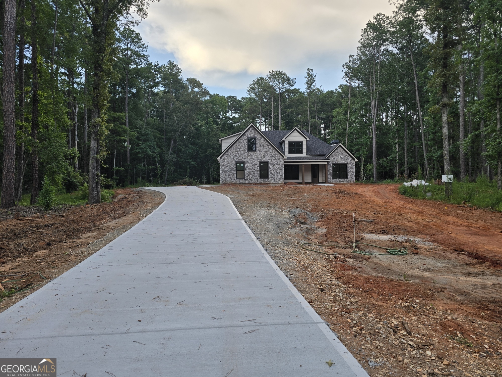 2039 Fischer RD