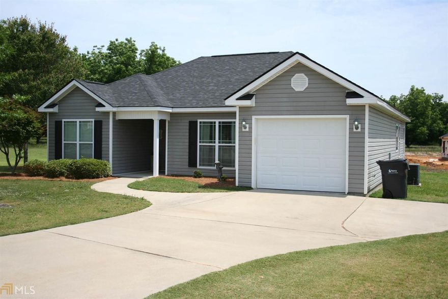 BEAUTIFUL MOVE IN READY HOME, DONT MISS THIS OPPORTUNITY! WONT LAST LONG. SPACIOUS RANCH  LOCATED IN THE SOUGHT AFTER NEW HAVEN SUBDIVISION. VERY CONVENIENT TO THE INTERSTATE. USDA ELIGIBLE. BACKYARD BACKS UP TO VERY PRIVATE GREEN SPACE FOR BEAUTIFUL VIEW. CALL OR TEXT AGENT FOR DETAILS! (SELLERS PROVIDING A $500.00 FLOORING ALLOWANCE) HOME HAS BRAND NEW ROOF!