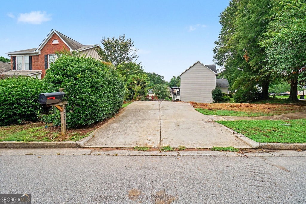 Photo of 1454 Chamirey Drive SW, Marietta, GA 30008 (MLS # 10807321)