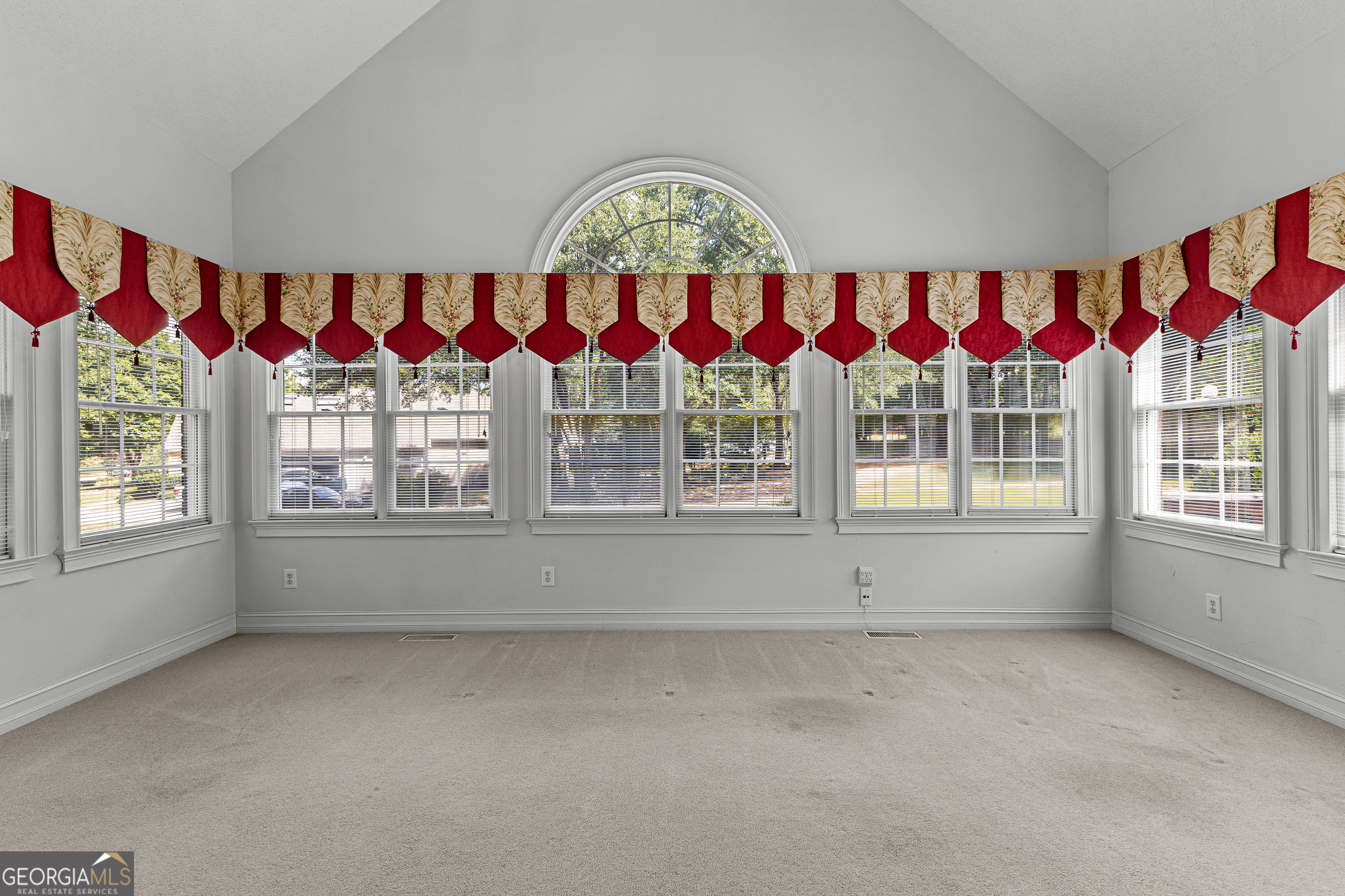 Fayetteville, Georgia 30215, United States, 3 Bedrooms Bedrooms, ,4 BathroomsBathrooms,Residential,Active,177490