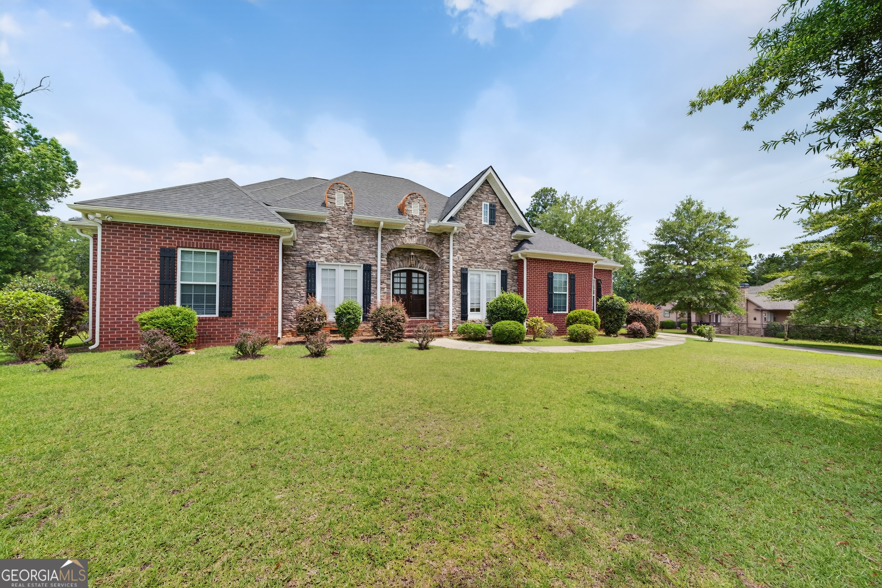 330 Greystone DR