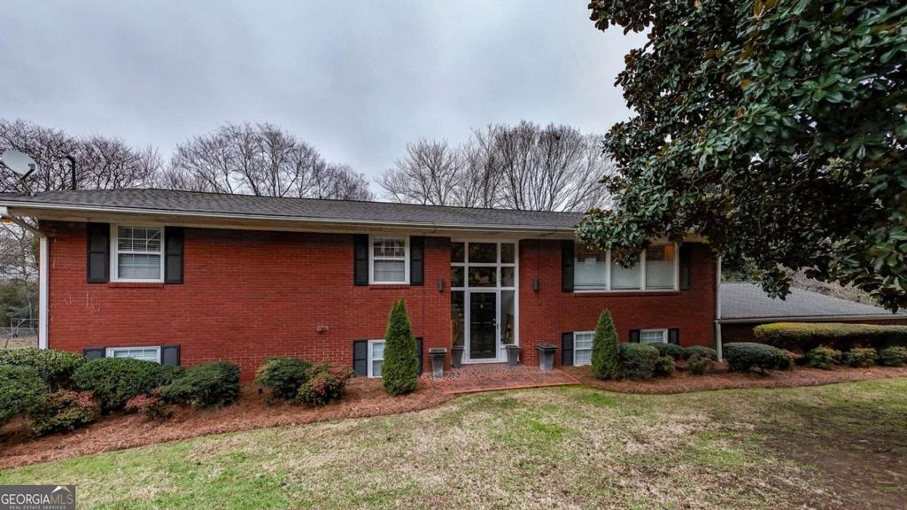 Photo of 200 Cherry Hill Circle, Calhoun, GA 30701 (MLS # 10694135)