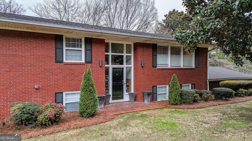 Photo of 200 Cherry Hill Circle, Calhoun, GA 30701 (MLS # 10694135)