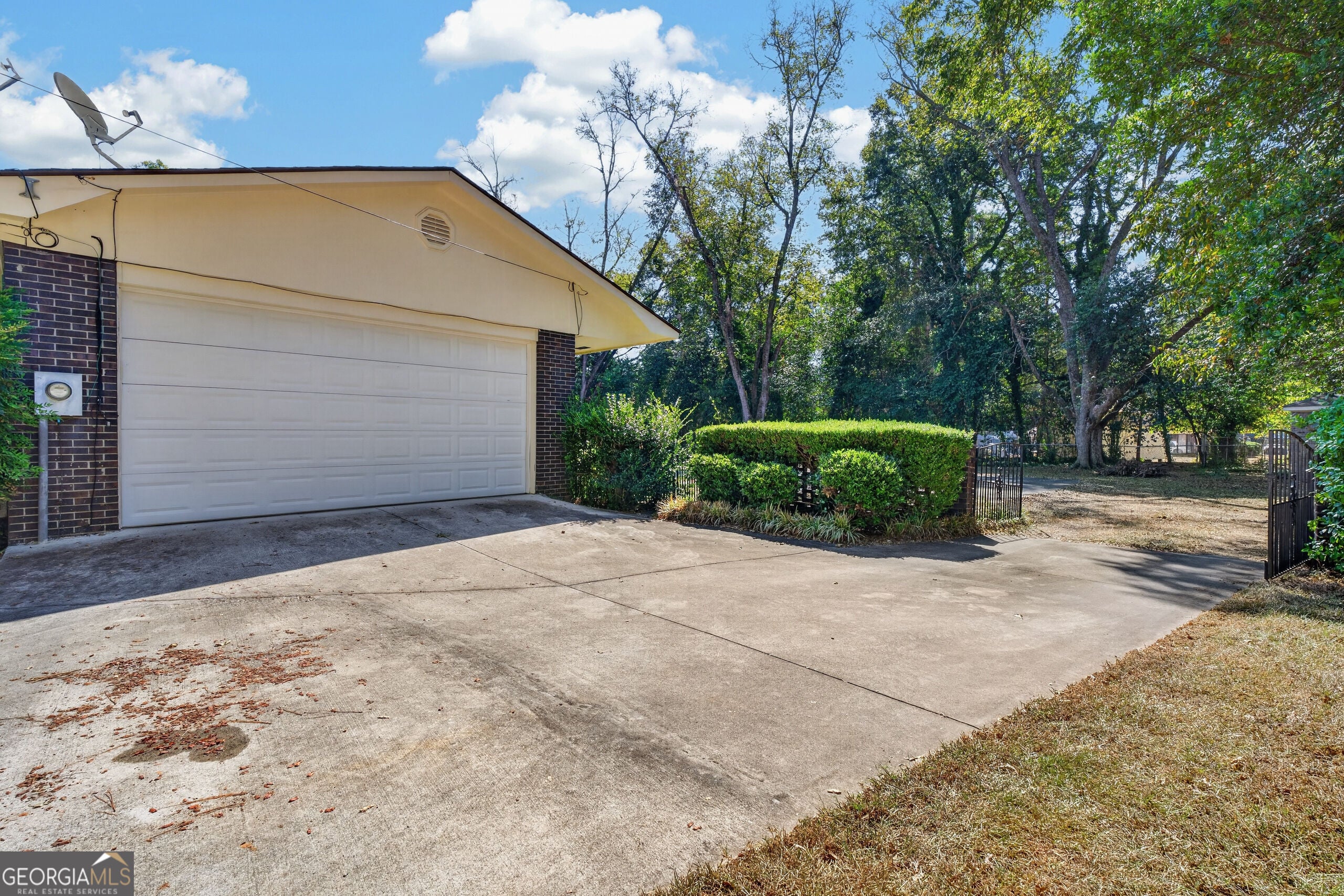 4210 Jones RD
