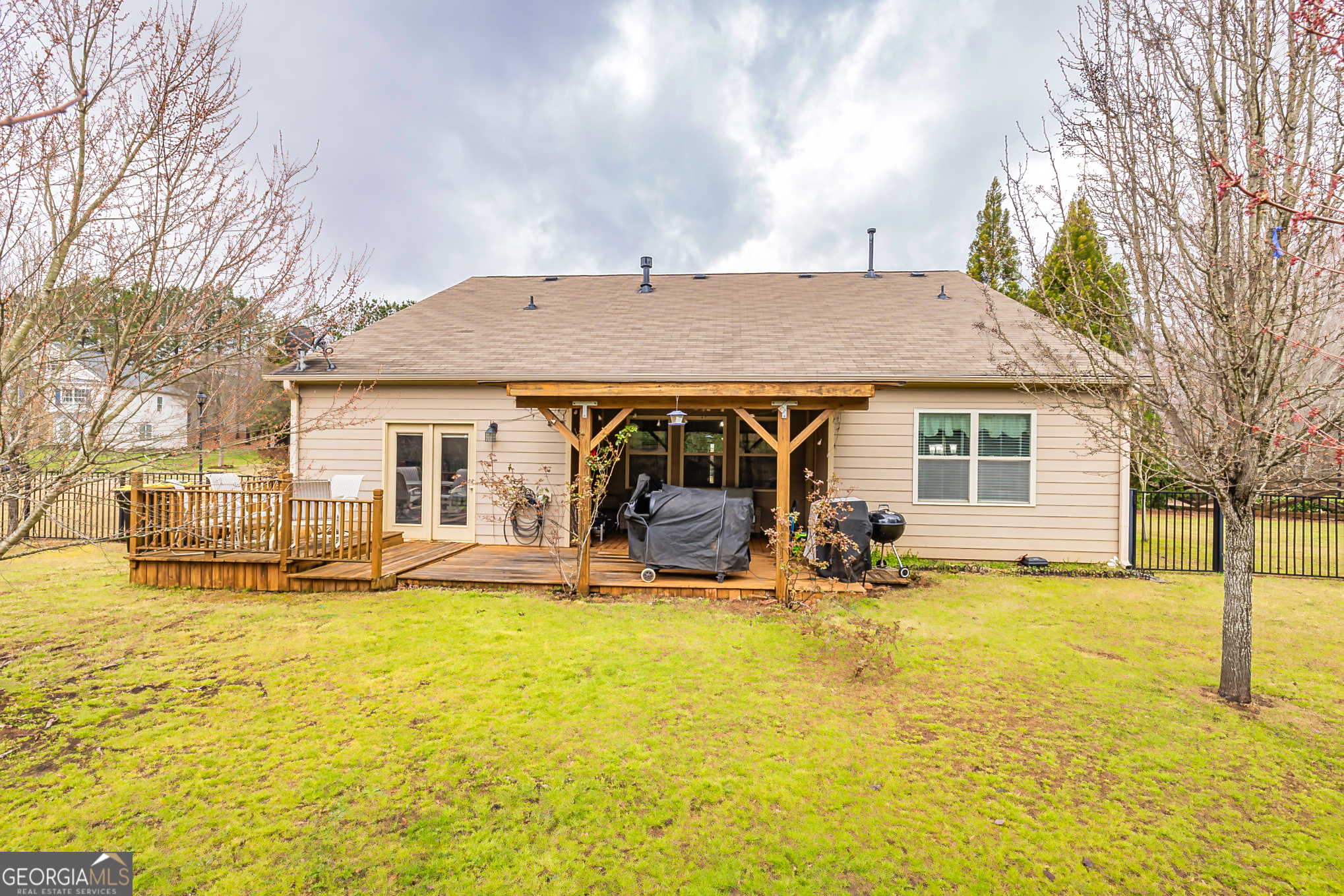 Newnan, Georgia 30263, United States, 3 Bedrooms Bedrooms, ,2 BathroomsBathrooms,Residential,Active,83745