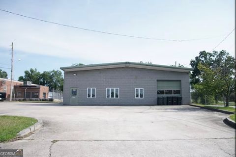 1876 Columbia AVE College Park GA 30337