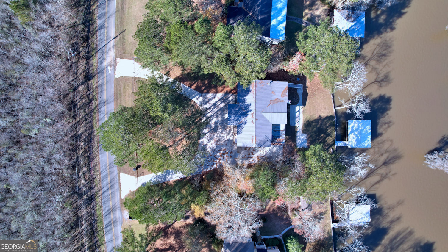 121 W Entrekin RD